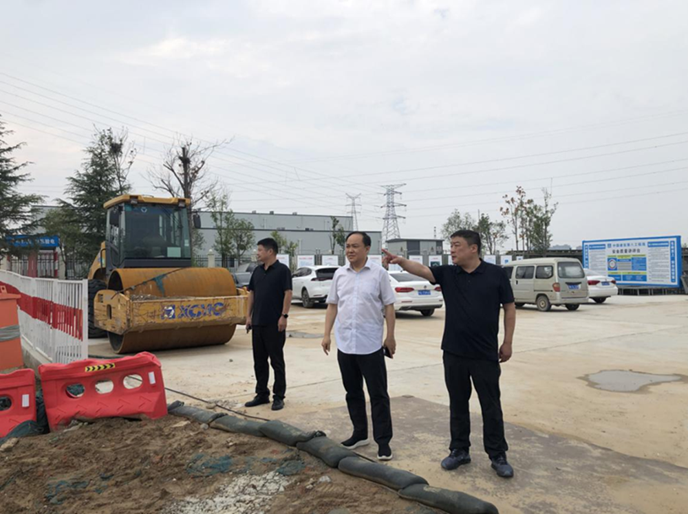 半岛星空体育（中国）股份有限公司党委委员、副总经理张岩到侯寨新镇区安置区调研项目建设工作